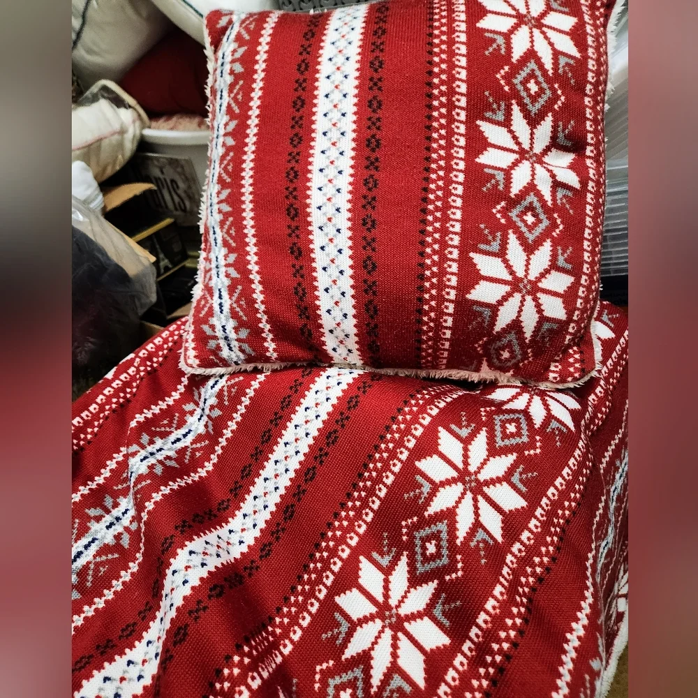 Snowflake Throw and Pillow Set
